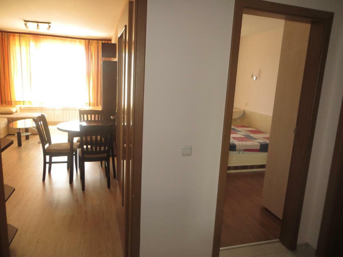 Апартамент Зорница Lejlighed Burgas City Eksteriør billede
